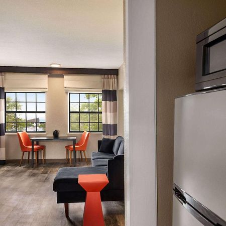 Ramada By Wyndham Albuquerque Airport Hotel Ngoại thất bức ảnh