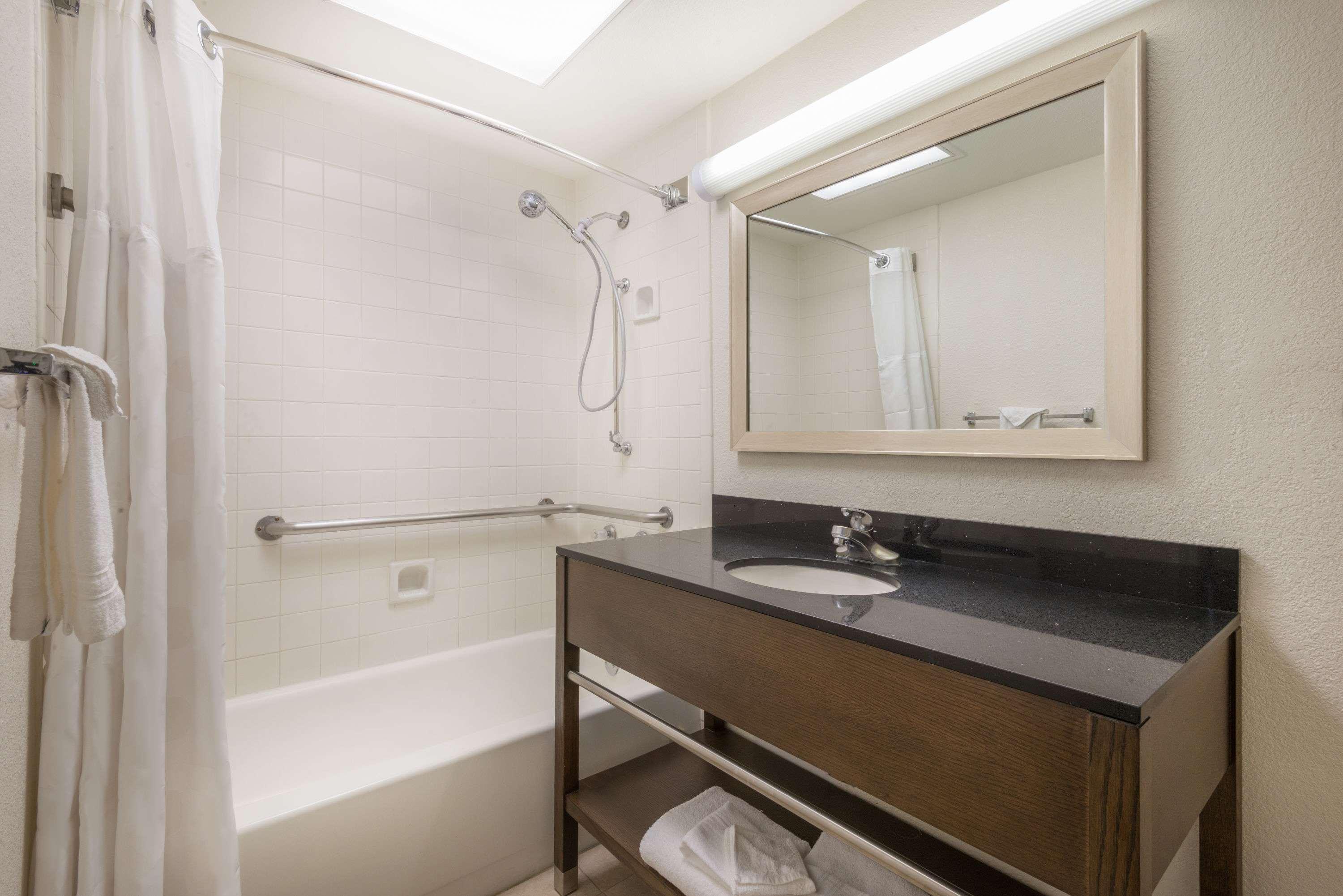 Ramada By Wyndham Albuquerque Airport Hotel Ngoại thất bức ảnh