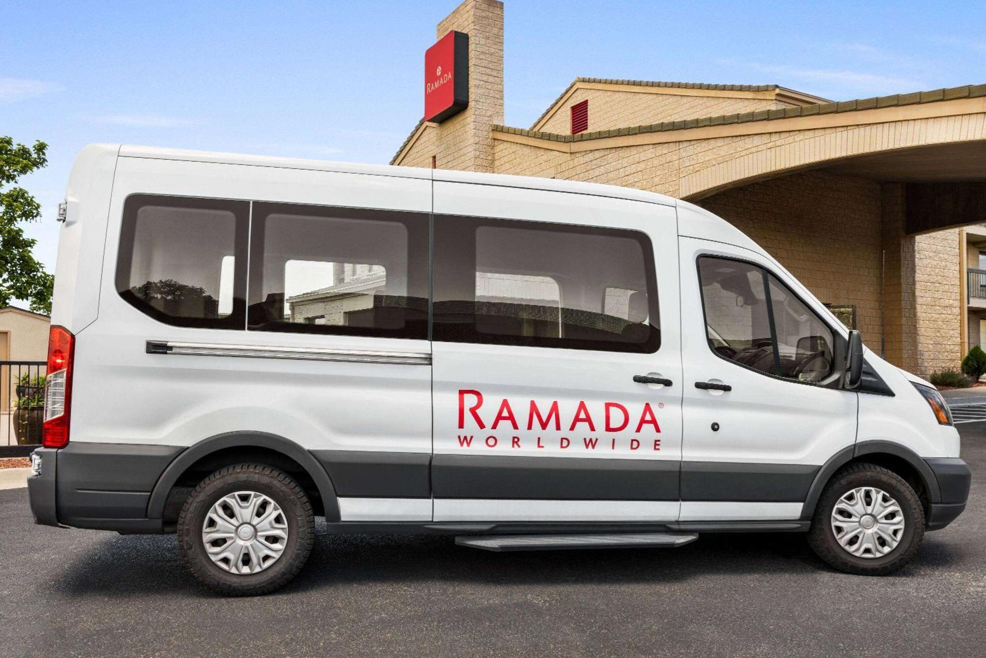 Ramada By Wyndham Albuquerque Airport Hotel Ngoại thất bức ảnh