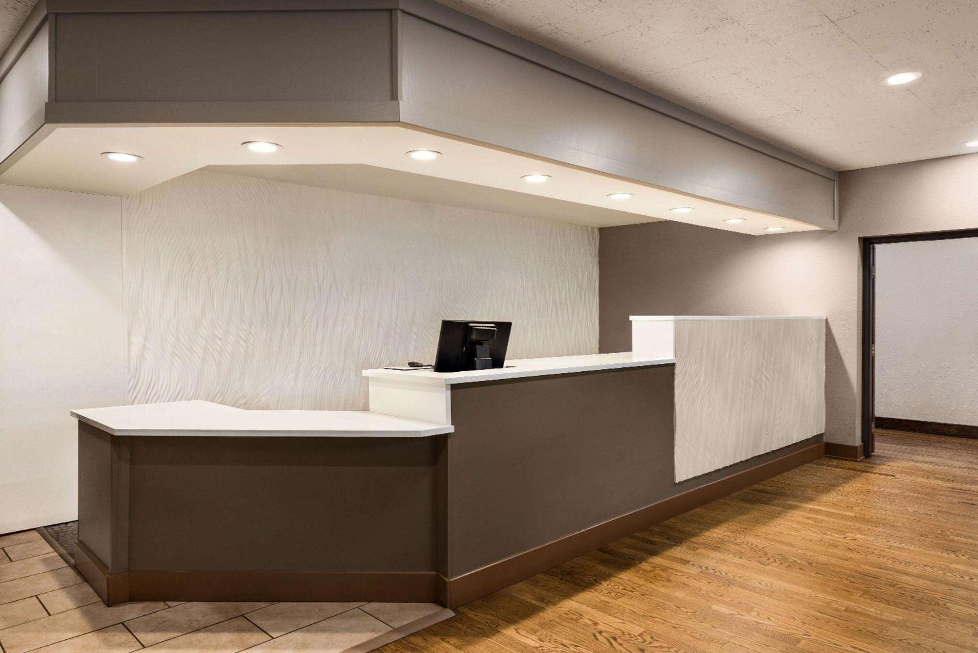 Ramada By Wyndham Albuquerque Airport Hotel Ngoại thất bức ảnh