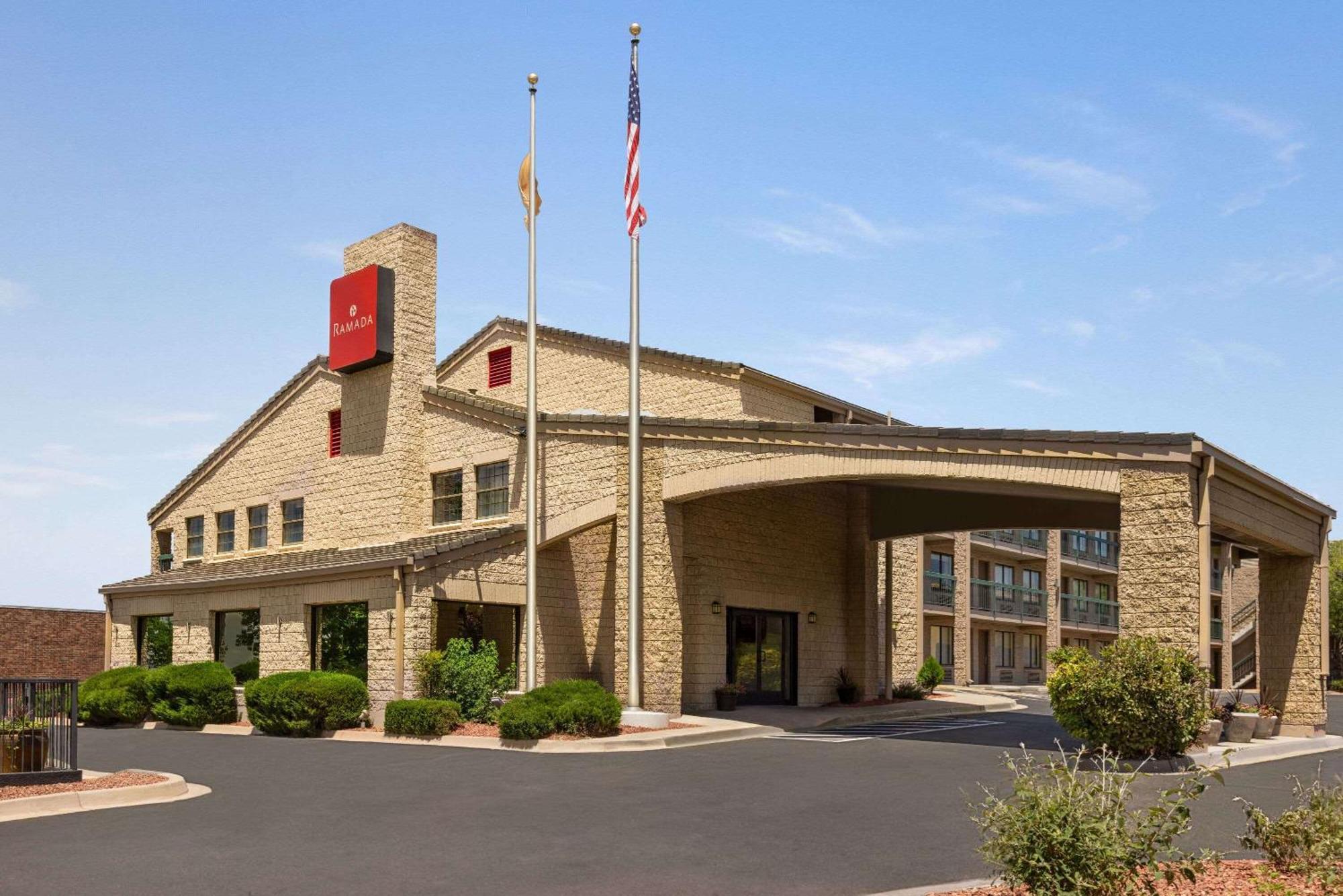 Ramada By Wyndham Albuquerque Airport Hotel Ngoại thất bức ảnh