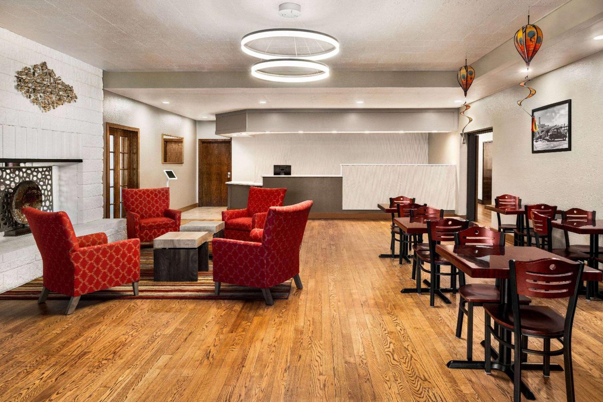 Ramada By Wyndham Albuquerque Airport Hotel Ngoại thất bức ảnh