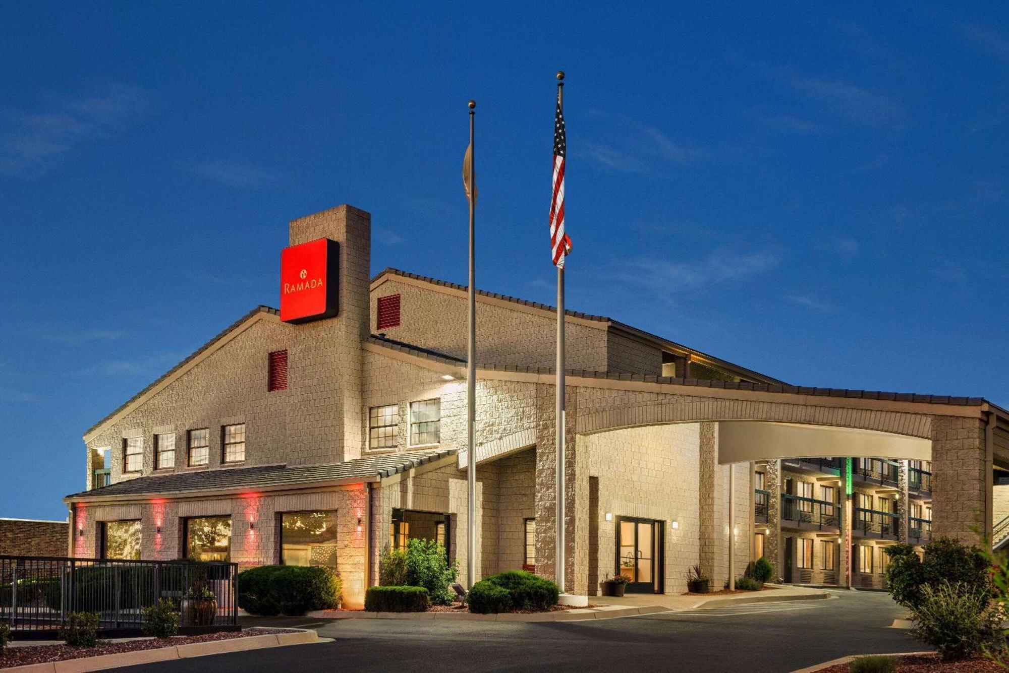 Ramada By Wyndham Albuquerque Airport Hotel Ngoại thất bức ảnh