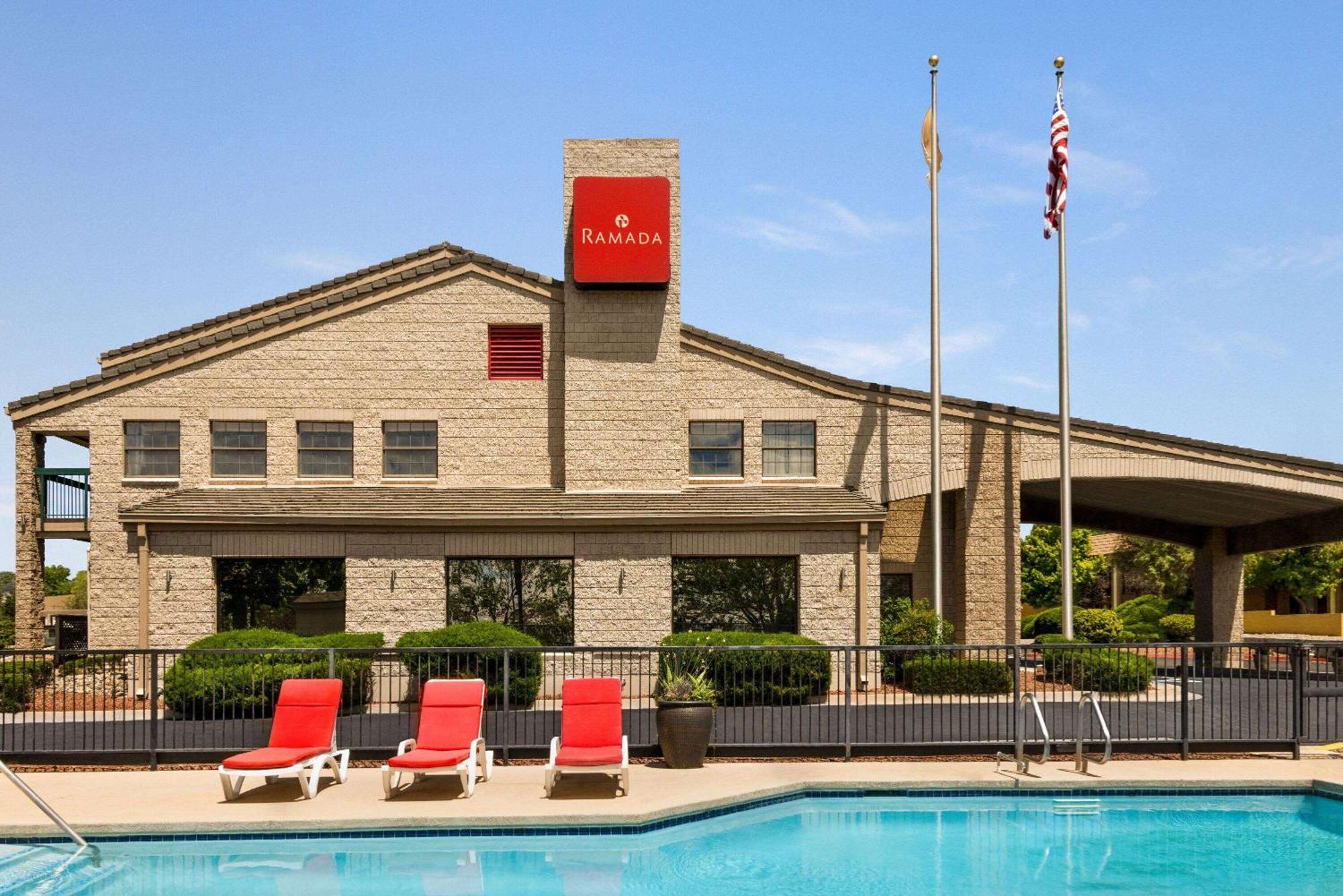 Ramada By Wyndham Albuquerque Airport Hotel Ngoại thất bức ảnh