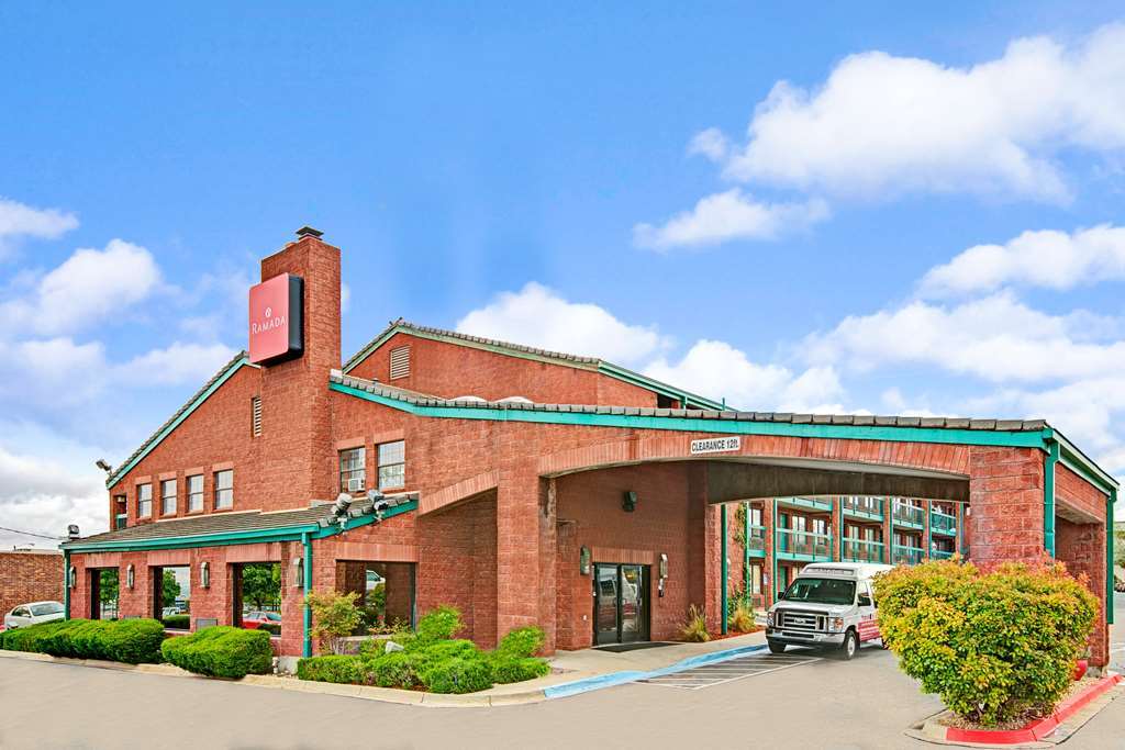 Ramada By Wyndham Albuquerque Airport Hotel Ngoại thất bức ảnh